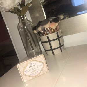Too faced natural eyes palette